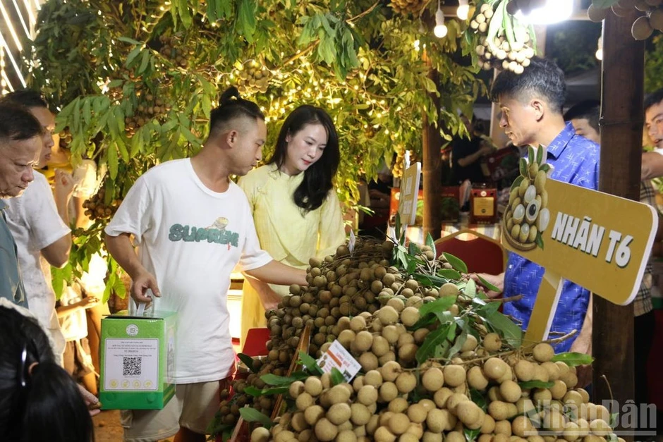 Nhiều hoạt động tại Lễ hội và xúc tiến thương mại Nhãn lồng Hưng Yên năm 2026 Nhiều hoạt động tại Lễ hội và xúc tiến thương mại Nhãn lồng Hưng Yên năm 2026