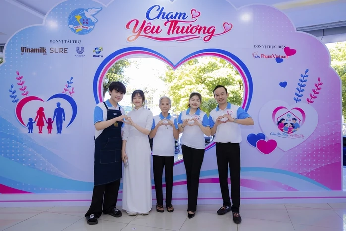 Nhiều hoạt động thiết thực chào mừng Ngày Gia đình Việt Nam Nhiều hoạt động thiết thực chào mừng Ngày Gia đình Việt Nam