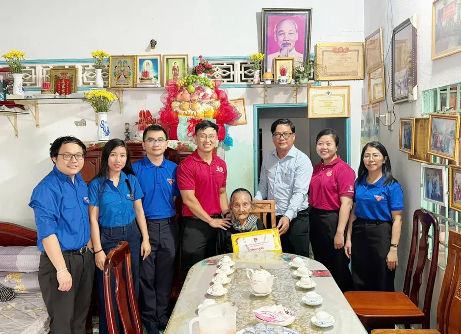 Nhiều hoạt động tri ân của tuổi trẻ TPHCM tại xã Dầu Tiếng Nhiều hoạt động tri ân của tuổi trẻ TPHCM tại xã Dầu Tiếng