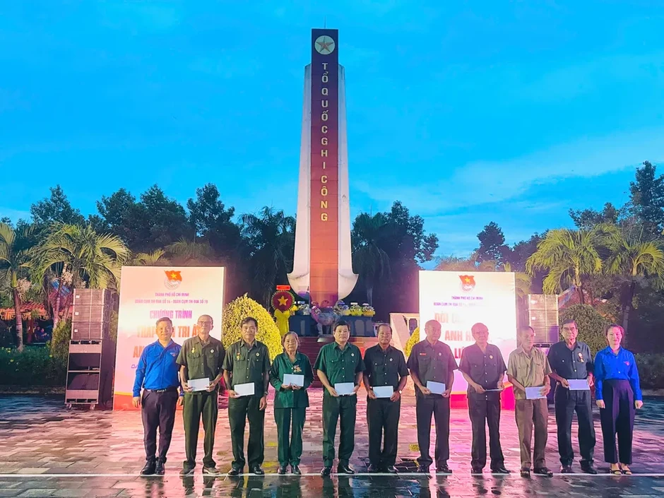Nhiều hoạt động tri ân của tuổi trẻ TPHCM tại xã Dầu Tiếng Nhiều hoạt động tri ân của tuổi trẻ TPHCM tại xã Dầu Tiếng