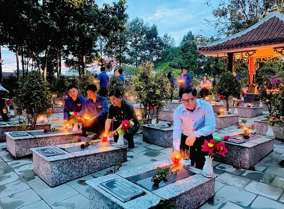 Nhiều hoạt động tri ân của tuổi trẻ TPHCM tại xã Dầu Tiếng Nhiều hoạt động tri ân của tuổi trẻ TPHCM tại xã Dầu Tiếng