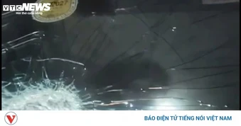 Nhiều ô tô vỡ kính khi chạy trên cao tốc qua Quảng Trị, nghi bị ném đá