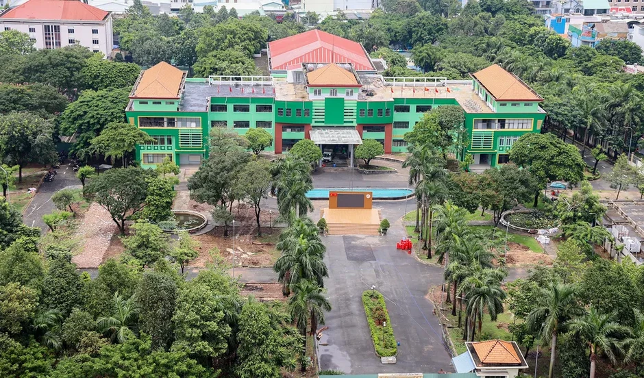 Nhiều trụ sở dôi dư được chuyển thành trường học, bệnh viện Nhiều trụ sở dôi dư được chuyển thành trường học, bệnh viện