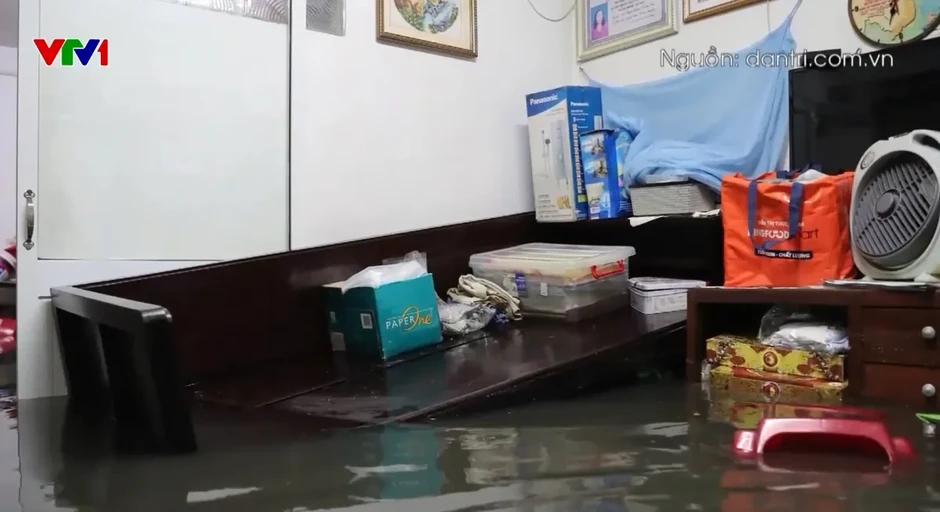 Nhiều tuyến đường ở TP Hồ Chí Minh ngập sâu sau mưa lớn, cuộc sống người dân đảo lộn Nhiều tuyến đường ở TP Hồ Chí Minh ngập sâu sau mưa lớn, cuộc sống người dân đảo lộn