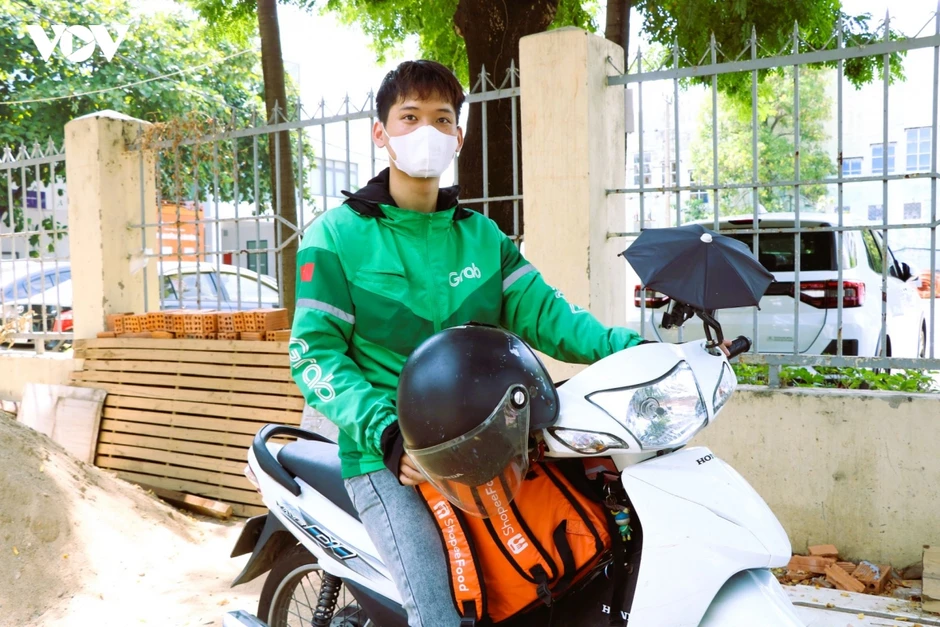 Nhọc nhằn mưu sinh dưới cái nắng bỏng rát ở miền Trung