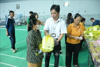 Những bếp ăn 0 đồng giữa lòng cố đô
