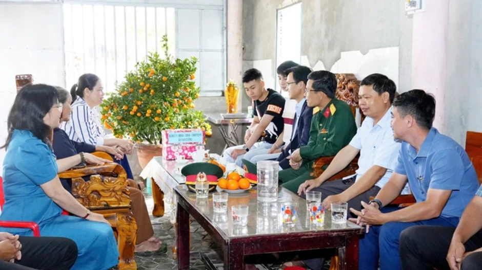 Những cặp anh em song sinh tình nguyện nhập ngũ Những cặp anh em song sinh tình nguyện nhập ngũ