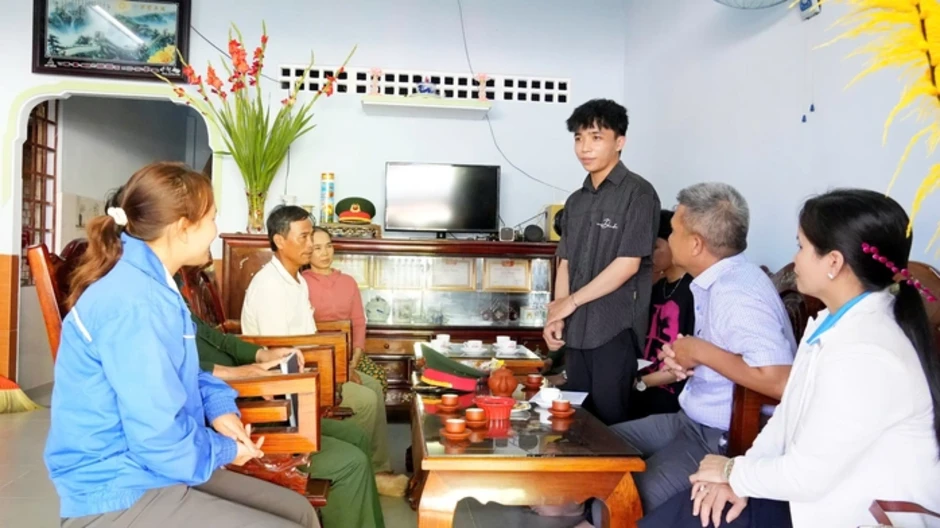 Những cặp anh em song sinh tình nguyện nhập ngũ Những cặp anh em song sinh tình nguyện nhập ngũ