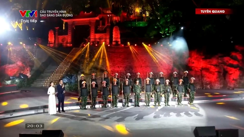 Những dấu chân thầm lặng "mở đất" đón các Anh hùng liệt sĩ trở về Những dấu chân thầm lặng "mở đất" đón các Anh hùng liệt sĩ trở về