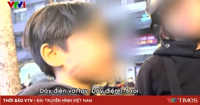 Những đứa trẻ bán hoa quả đến 2 giờ sáng và nỗi sợ không bán hết hàng