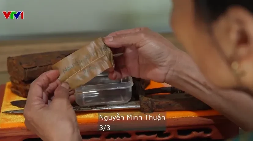 Những kỷ vật hé mở cuộc trở về xúc động Những kỷ vật hé mở cuộc trở về xúc động
