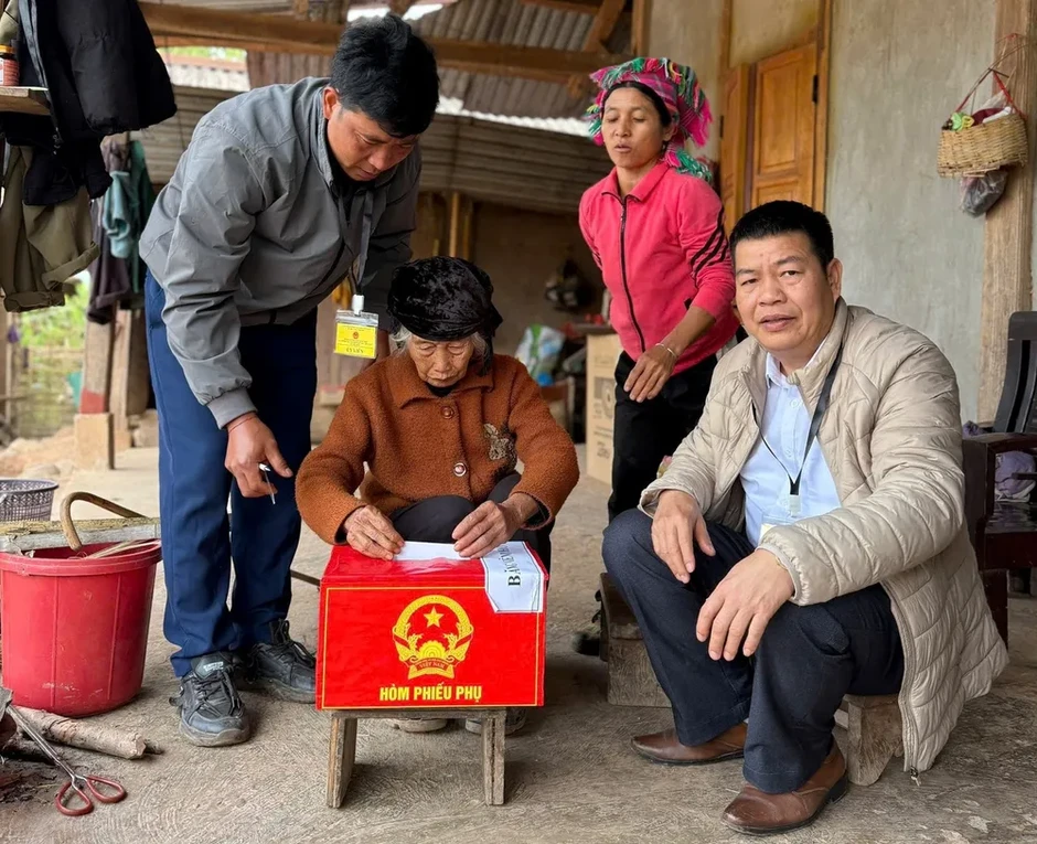 Những lá phiếu của niềm tin từ nơi địa đầu đất nước