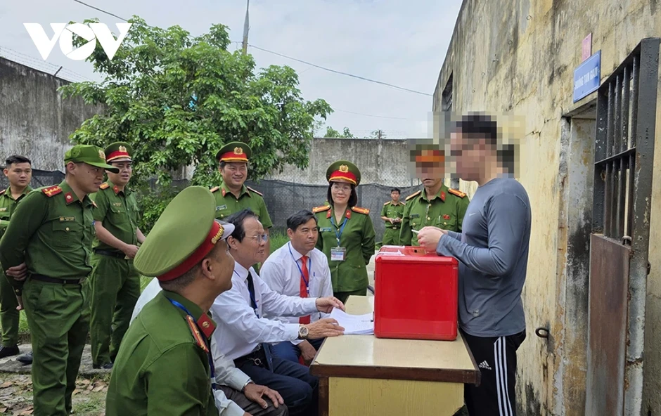 Những lá phiếu đặc biệt của hàng nghìn cử tri trong trại tạm giam
