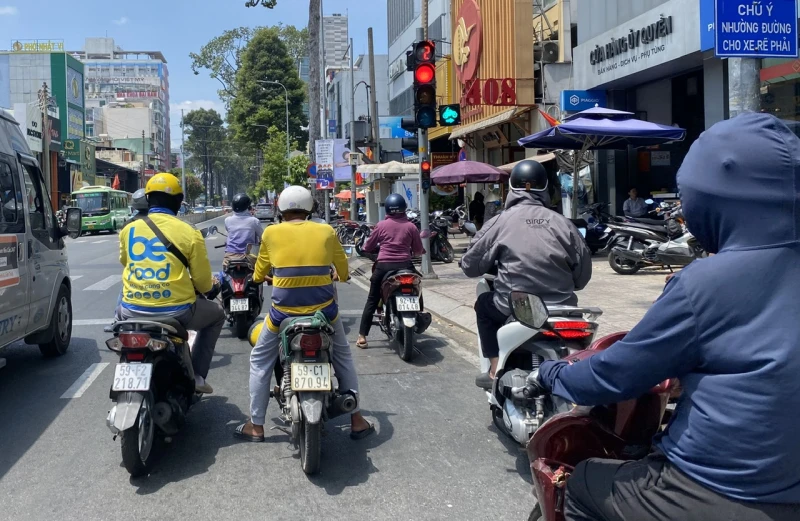 Những lỗi vi phạm phổ biến dẫn đến tai nạn, ùn ứ giao thông Những lỗi vi phạm phổ biến dẫn đến tai nạn, ùn ứ giao thông