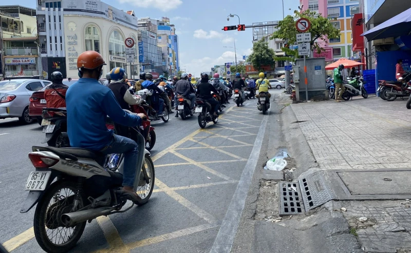 Những lỗi vi phạm phổ biến dẫn đến tai nạn, ùn ứ giao thông Những lỗi vi phạm phổ biến dẫn đến tai nạn, ùn ứ giao thông
