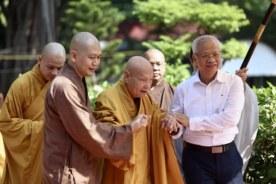Những nén nhang tri ân ký ức Mậu Thân tại Công viên Lê Thị Riêng