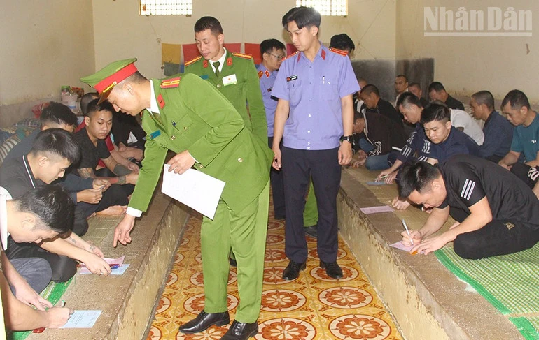 Những người bị tạm giữ, tạm giam ở Sơn La tham gia bầu cử đúng quy định Những người bị tạm giữ, tạm giam ở Sơn La tham gia bầu cử đúng quy định