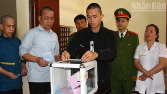 Những người bị tạm giữ, tạm giam ở Sơn La tham gia bầu cử đúng quy định