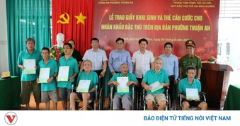 Những tấm căn cước đặc biệt được trao gửi cho nhóm nhân khẩu đặc thù