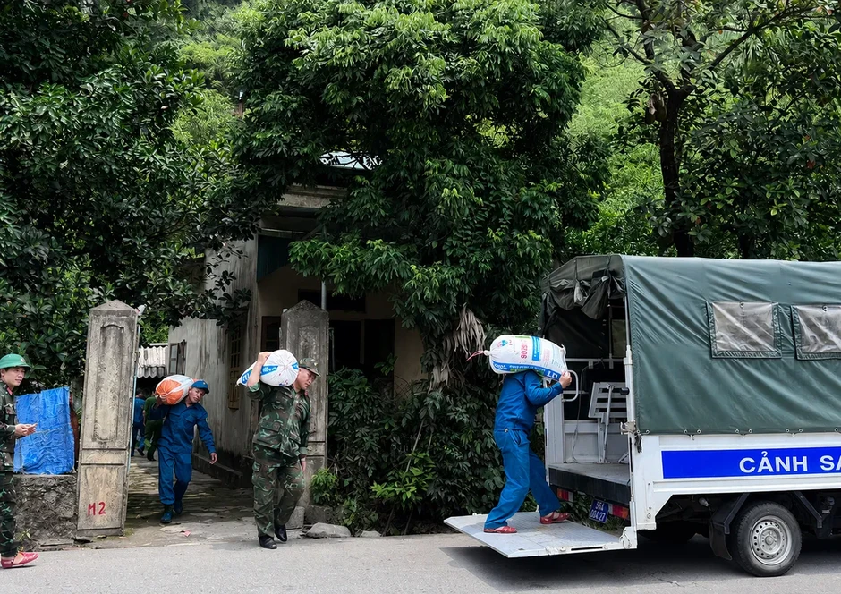 Ninh Bình: Cháy rừng núi Cao San cơ bản được khống chế Ninh Bình: Cháy rừng núi Cao San cơ bản được khống chế