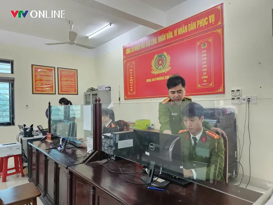 Ninh Bình: Công an phường Kim Thanh khẩn trương làm sạch dữ liệu dân cư, phục vụ bầu cử Ninh Bình: Công an phường Kim Thanh khẩn trương làm sạch dữ liệu dân cư, phục vụ bầu cử