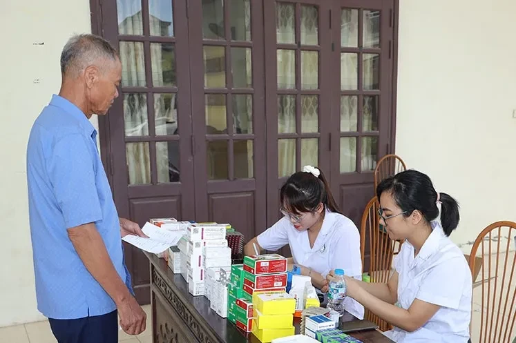 Ninh Bình đưa dịch vụ y tế chất lượng cao đến tận cơ sở Ninh Bình đưa dịch vụ y tế chất lượng cao đến tận cơ sở