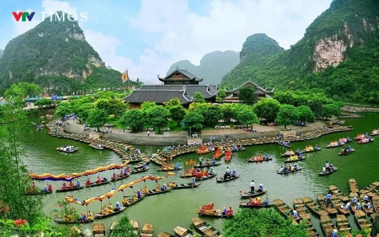 Ninh Bình: Hướng đi bền vững từ du lịch xanh gắn với di sản Ninh Bình: Hướng đi bền vững từ du lịch xanh gắn với di sản