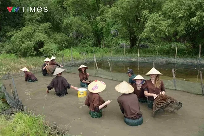 Ninh Bình: Hướng đi bền vững từ du lịch xanh gắn với di sản Ninh Bình: Hướng đi bền vững từ du lịch xanh gắn với di sản