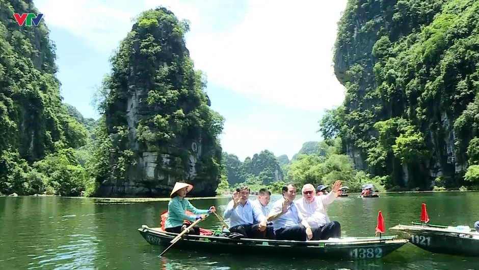 Ninh Bình: Hướng đi bền vững từ du lịch xanh gắn với di sản Ninh Bình: Hướng đi bền vững từ du lịch xanh gắn với di sản