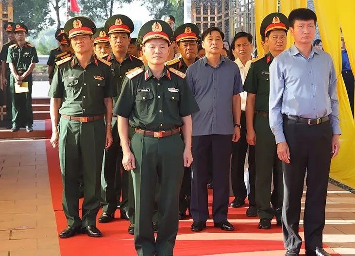 Ninh Bình: Từ những phần mộ chưa tên đến những mái nhà mới của nghĩa tình đồng đội Ninh Bình: Từ những phần mộ chưa tên đến những mái nhà mới của nghĩa tình đồng đội
