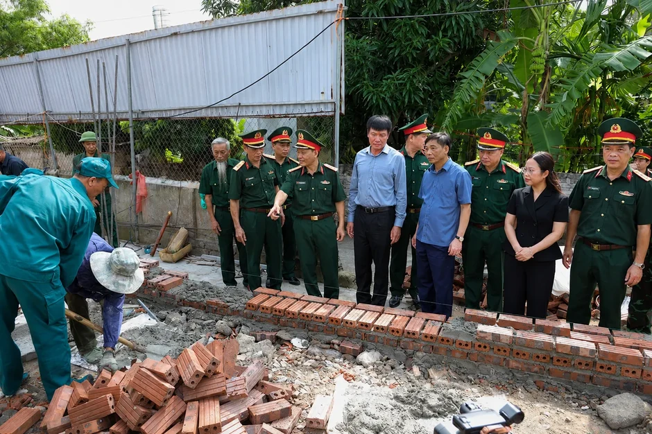 Ninh Bình: Từ những phần mộ chưa tên đến những mái nhà mới của nghĩa tình đồng đội Ninh Bình: Từ những phần mộ chưa tên đến những mái nhà mới của nghĩa tình đồng đội