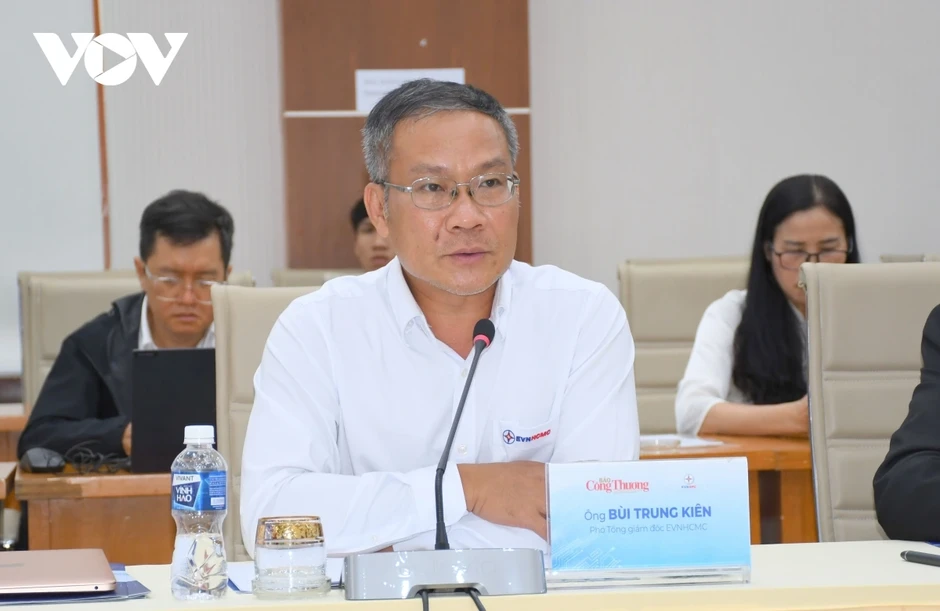 Nỗ lực tiết kiệm điện và làm điện mặt trời mái nhà để ứng phó nắng nóng Nỗ lực tiết kiệm điện và làm điện mặt trời mái nhà để ứng phó nắng nóng