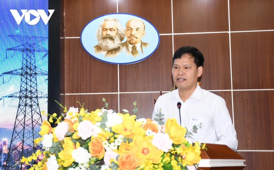 Nỗ lực tiết kiệm điện và làm điện mặt trời mái nhà để ứng phó nắng nóng Nỗ lực tiết kiệm điện và làm điện mặt trời mái nhà để ứng phó nắng nóng