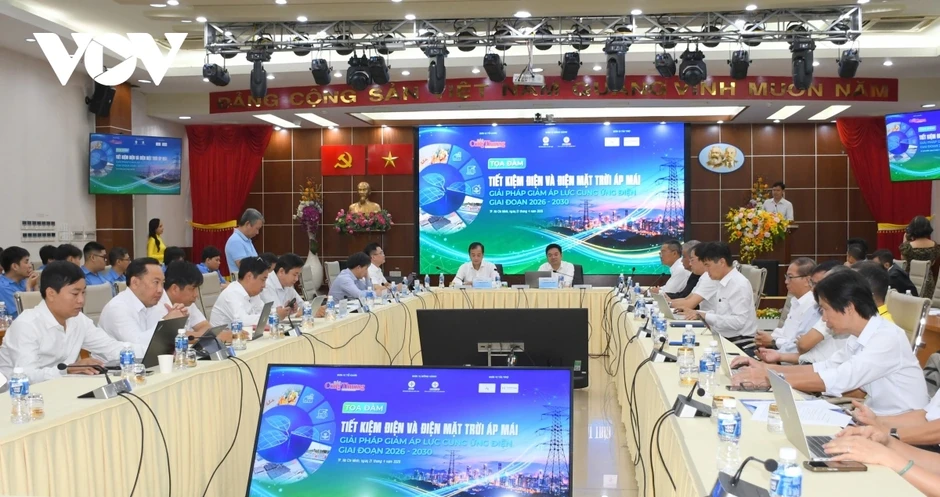 Nỗ lực tiết kiệm điện và làm điện mặt trời mái nhà để ứng phó nắng nóng Nỗ lực tiết kiệm điện và làm điện mặt trời mái nhà để ứng phó nắng nóng