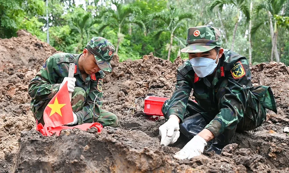Nỗ lực từng giờ, từng phút đẩy nhanh tiến độ tìm kiếm, quy tập hài cốt liệt sĩ Nỗ lực từng giờ, từng phút đẩy nhanh tiến độ tìm kiếm, quy tập hài cốt liệt sĩ