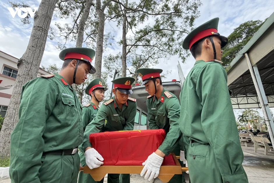 Nỗ lực “vượt nắng, thắng mưa” tìm lại danh tính cho các liệt sĩ Nỗ lực “vượt nắng, thắng mưa” tìm lại danh tính cho các liệt sĩ