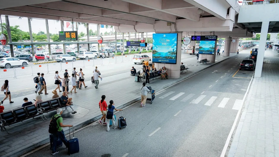 Nội Bài thông thoáng trong ngày đầu phân luồng mới Nội Bài thông thoáng trong ngày đầu phân luồng mới