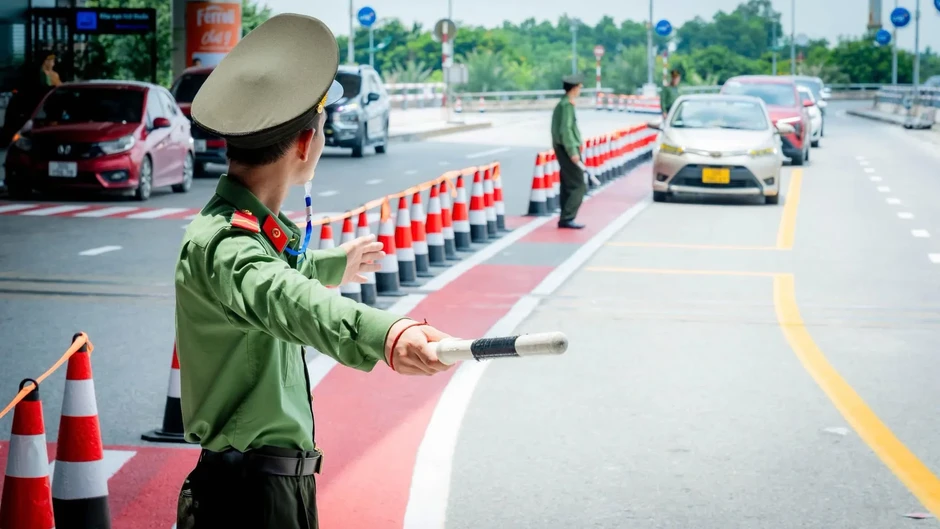 Nội Bài thông thoáng trong ngày đầu phân luồng mới Nội Bài thông thoáng trong ngày đầu phân luồng mới