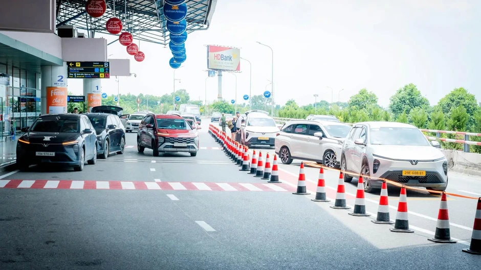 Nội Bài thông thoáng trong ngày đầu phân luồng mới Nội Bài thông thoáng trong ngày đầu phân luồng mới