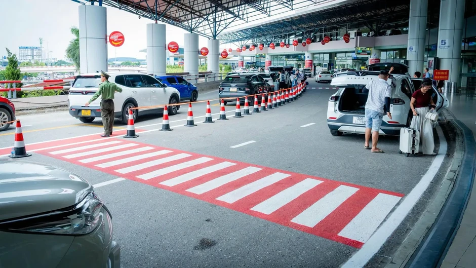 Nội Bài thông thoáng trong ngày đầu phân luồng mới Nội Bài thông thoáng trong ngày đầu phân luồng mới