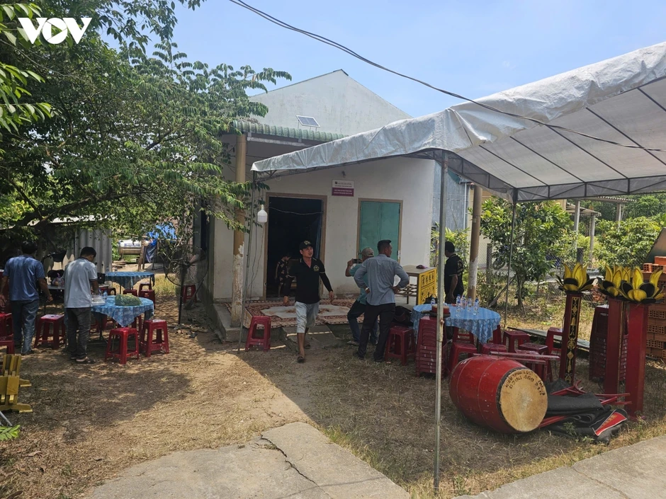 Nỗi đau của gia đình mất 2 người con vì đuối nước trên sông Trà Khúc ở Quảng Ngãi Nỗi đau của gia đình mất 2 người con vì đuối nước trên sông Trà Khúc ở Quảng Ngãi