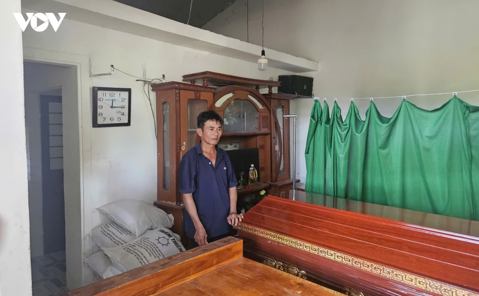 Nỗi đau của gia đình mất 2 người con vì đuối nước trên sông Trà Khúc ở Quảng Ngãi Nỗi đau của gia đình mất 2 người con vì đuối nước trên sông Trà Khúc ở Quảng Ngãi