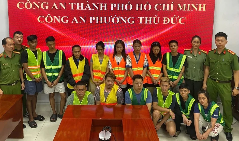 Nóng trên mạng tuần qua (1-7/6): Cảnh báo "bẫy" hợp đồng kỳ nghỉ Nóng trên mạng tuần qua (1-7/6): Cảnh báo "bẫy" hợp đồng kỳ nghỉ