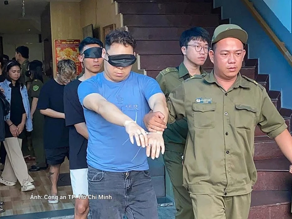 Nóng trên mạng tuần qua (1-7/6): Cảnh báo "bẫy" hợp đồng kỳ nghỉ Nóng trên mạng tuần qua (1-7/6): Cảnh báo "bẫy" hợp đồng kỳ nghỉ