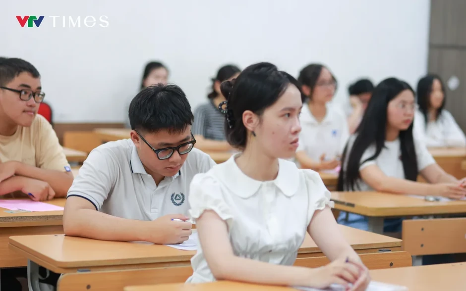 Nóng trên mạng tuần qua (8-14/6): Từ "bẫy" hợp đồng kỳ nghỉ đến những phát hiện dưới Công viên Lê Thị Riêng Nóng trên mạng tuần qua (8-14/6): Từ "bẫy" hợp đồng kỳ nghỉ đến những phát hiện dưới Công viên Lê Thị Riêng