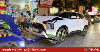 Nữ tài xế điều khiển ô tô gây tai nạn liên hoàn trên phố Doãn Kế Thiện