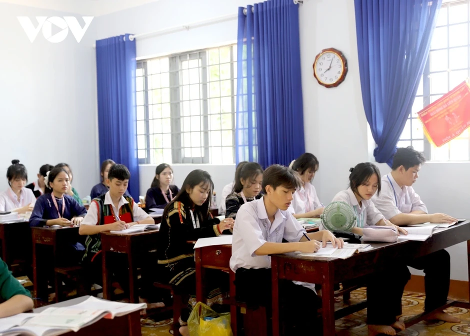 Nửa thế kỷ “ươm mầm" cán bộ từ mái trường THPT Dân tộc nội trú N’ Trang Lơng Nửa thế kỷ “ươm mầm" cán bộ từ mái trường THPT Dân tộc nội trú N’ Trang Lơng