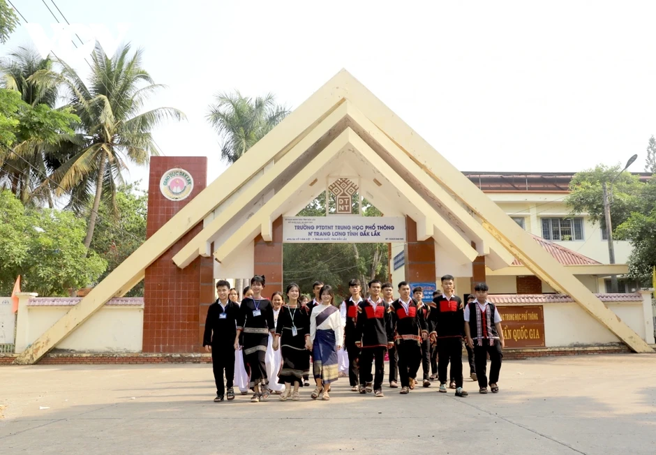 Nửa thế kỷ “ươm mầm" cán bộ từ mái trường THPT Dân tộc nội trú N’ Trang Lơng Nửa thế kỷ “ươm mầm" cán bộ từ mái trường THPT Dân tộc nội trú N’ Trang Lơng
