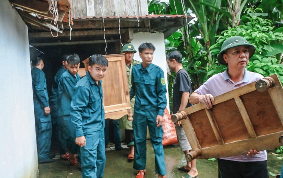 Núi nứt sau mưa lớn, nhiều hộ dân Thanh Hóa phải di dời khẩn cấp Núi nứt sau mưa lớn, nhiều hộ dân Thanh Hóa phải di dời khẩn cấp