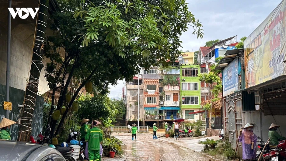 Nước lũ rút, người dân Cao Bằng khẩn trương dọn dẹp Nước lũ rút, người dân Cao Bằng khẩn trương dọn dẹp